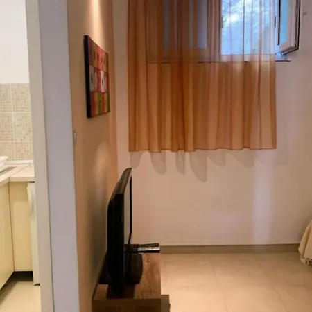 Adria Leut Apartamento *